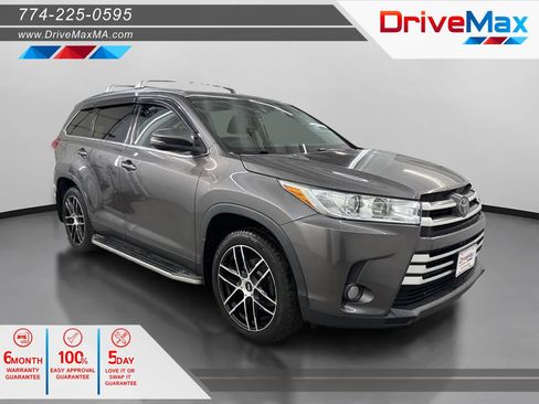 Used 2019 Toyota Highlander XLE AWD/4WD image 1