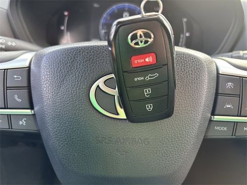 Used 2025 Toyota Grand Highlander LE image 42