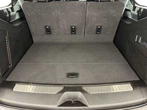 Used 2025 Chevrolet Suburban Premier image 44