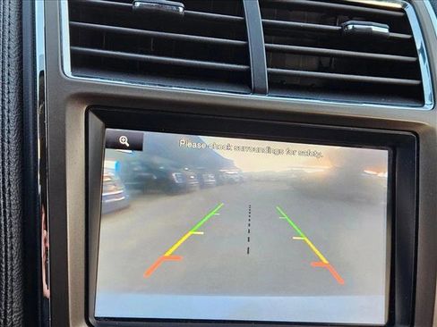 Used 2013 Lincoln MKX AWD image 19