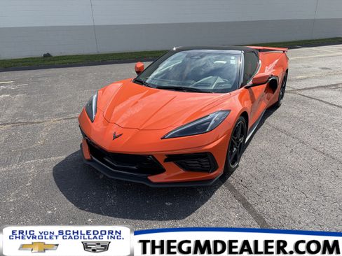 Used 2025 Chevrolet Corvette Stingray Premium Conv w/ Z51 Performance Package RWD image 1