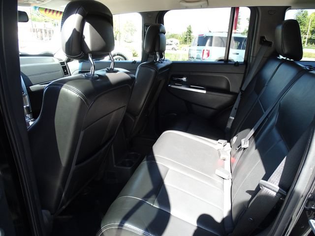 Used 2010 Jeep Liberty Limited w/ Tire & Wheel Group AWD/4WD image 12