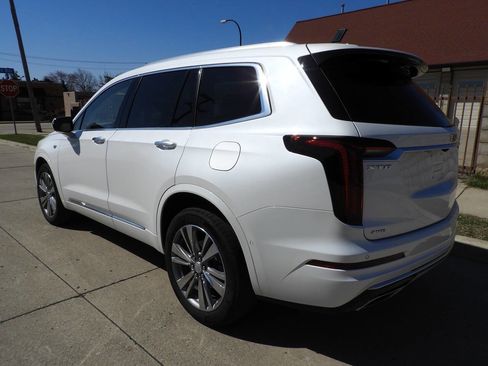 Used 2022 Cadillac XT6 Premium Luxury w/ Technology Package image 7