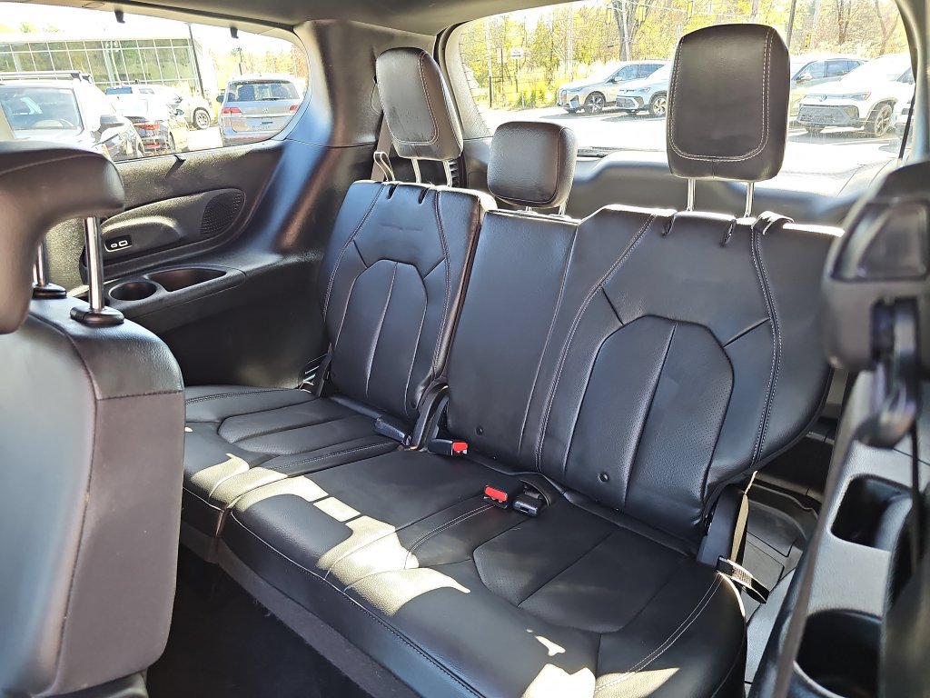 Used 2021 Chrysler Pacifica Touring-L w/ Premium & Safety Sphere Group FWD image 27