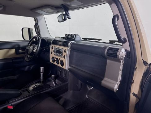 Used 2014 Toyota FJ Cruiser 4WD w/ Upgrade Package image 26
