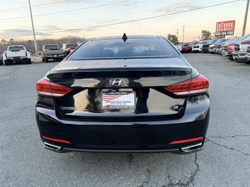Used 2015 Hyundai Genesis 3.8 w/ Option Group 02 image 5