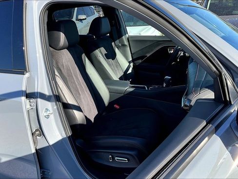 Used 2025 Acura ADX A-Spec image 10