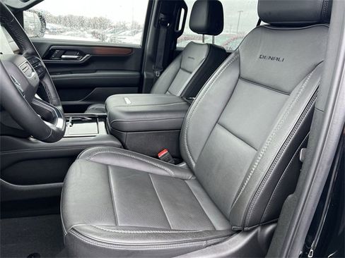 Certified 2025 GMC Yukon XL Denali image 13