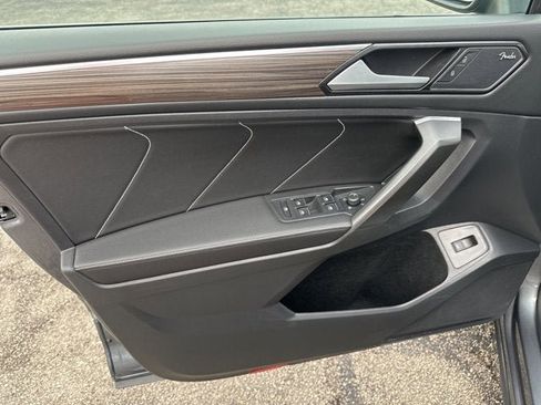 Used 2022 Volkswagen Tiguan SEL R-Line image 15