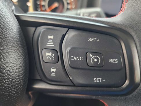 Used 2024 Jeep Gladiator Rubicon w/ Safety Group AWD/4WD image 19