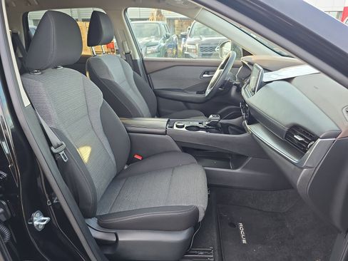 Used 2022 Nissan Rogue SV image 29