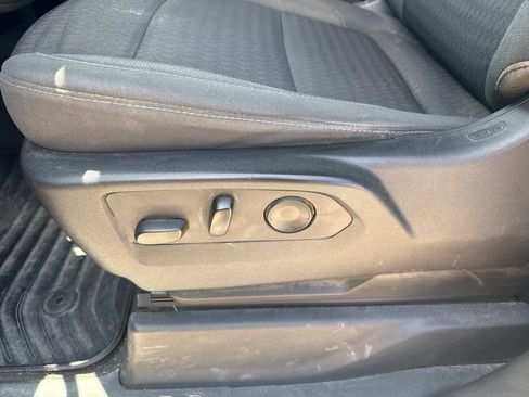 Used 2022 Chevrolet Silverado 1500 Custom Trail Boss w/ LPO, Dark Essentials Package AWD/4WD image 18