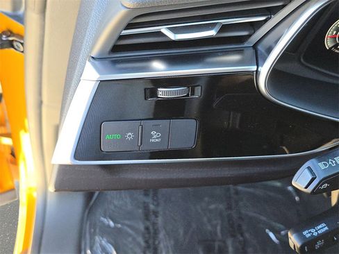 Used 2023 Audi Q8 Premium Plus image 33
