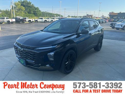 Certified 2024 Chevrolet Trax ACTIV w/ Sunroof Package FWD image 7