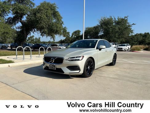 Used 2020 Volvo S60 T5 Momentum w/ Protection Package image 1