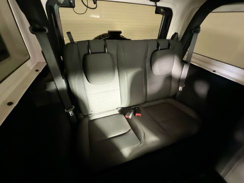 Used 2018 Jeep Wrangler Sport image 33