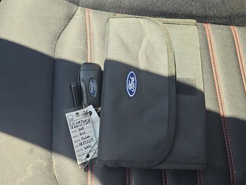 Used 2015 Ford Fusion SE FWD image 5