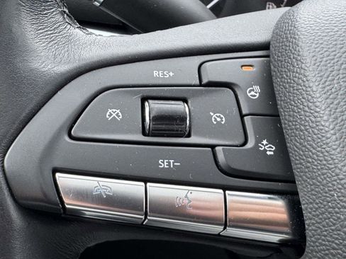 Certified 2023 Cadillac XT4 Luxury w/ Cold Weather Package image 13