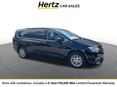 Used 2024 Chrysler Pacifica Touring-L