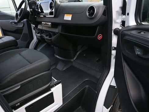 Used 2026 Mercedes-Benz Sprinter 2500 image 20