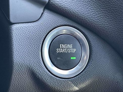 Used 2024 Chevrolet Equinox LT FWD image 35