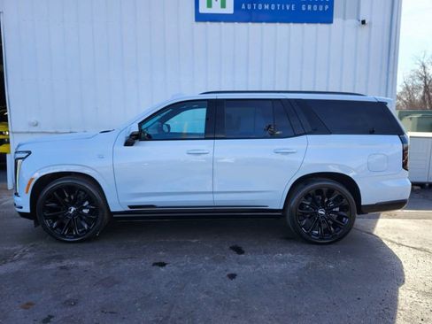 Certified 2026 Cadillac Escalade Platinum Sport w/ LPO, ONYX Package AWD/4WD image 2