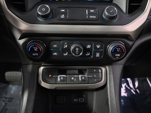 Used 2023 GMC Acadia Denali w/ Denali Ultimate Package AWD/4WD image 31