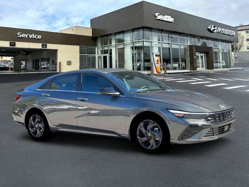 New 2026 Hyundai Elantra SEL Sport Premium FWD image 10