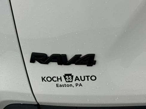 Used 2023 Toyota RAV4 XLE w/ Convenience Package AWD/4WD image 18
