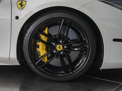Used 2018 Ferrari 488 GTB RWD image 17