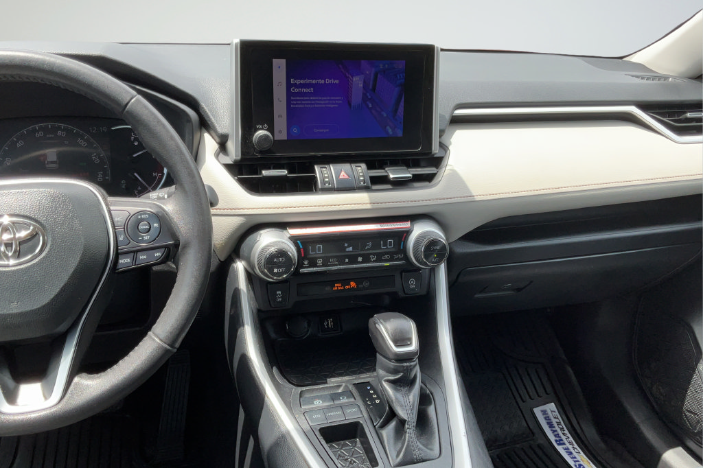 Used 2025 Toyota RAV4 XLE Premium FWD image 15