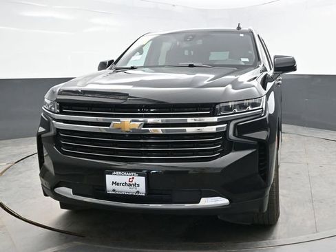 Used 2021 Chevrolet Suburban LT w/ Luxury Package image 2
