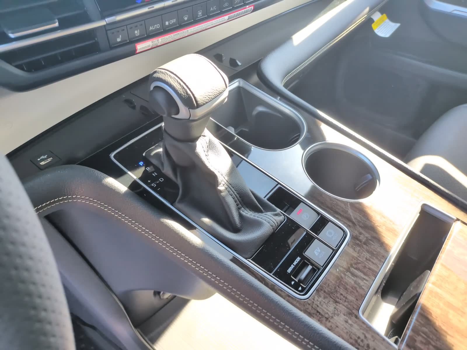 New 2026 Toyota Sienna Platinum AWD/4WD image 20