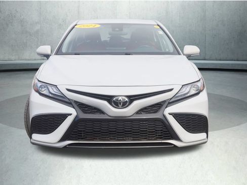 Used 2024 Toyota Camry XSE FWD image 2