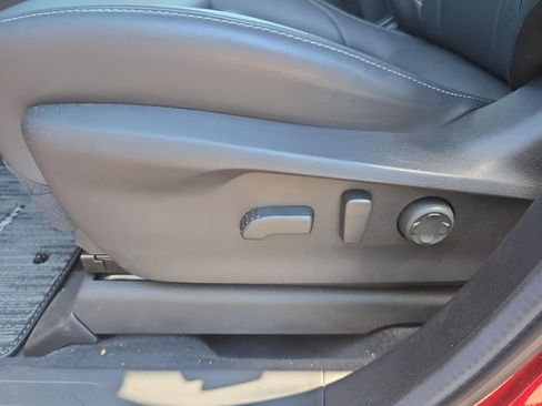 Used 2024 Subaru Ascent Limited image 11