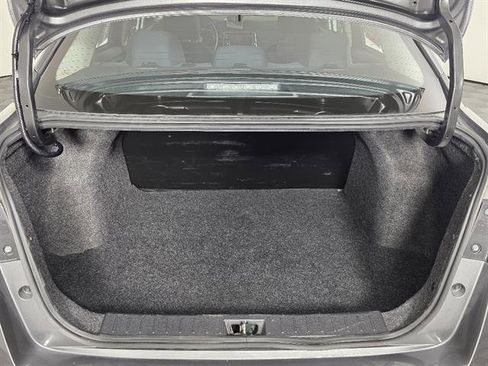 Used 2025 Nissan Versa S FWD image 20