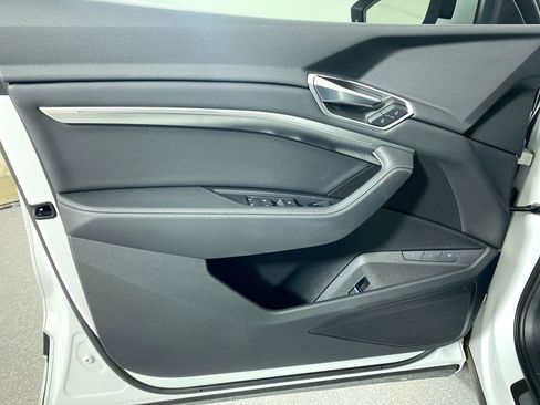 Certified 2022 Audi e-tron Premium w/ Convenience Plus Package image 20