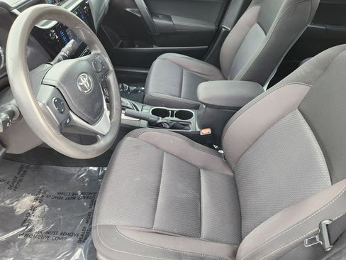 Used 2017 Toyota Corolla LE image 11