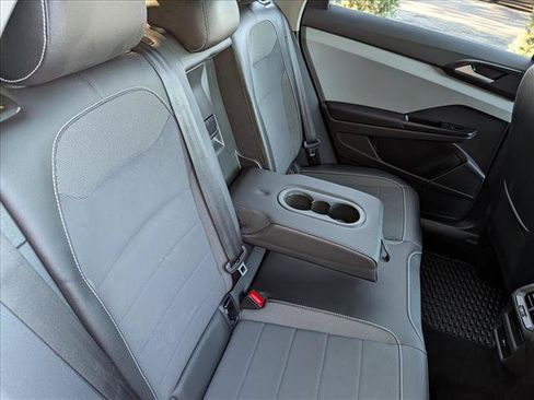 Certified 2023 Volkswagen Taos SE w/ Panoramic Sunroof Package FWD image 17