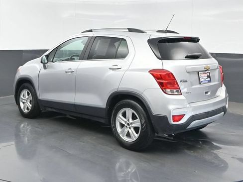 Used 2020 Chevrolet Trax LT FWD image 3