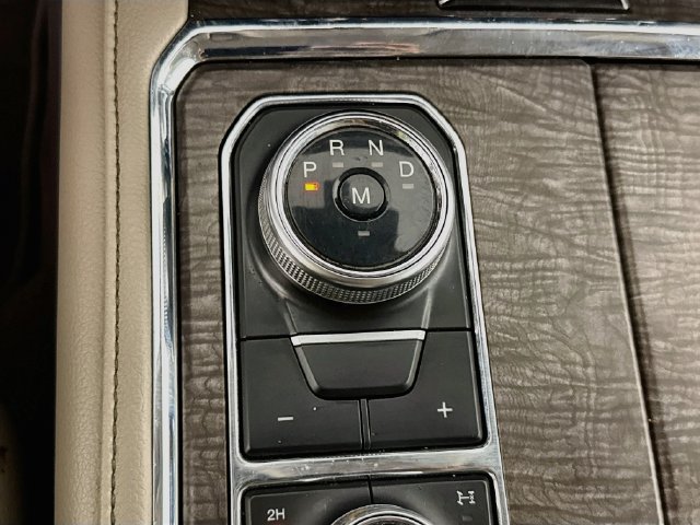 Used 2019 Ford Expedition Limited w/ Equipment Group 301A AWD/4WD image 17