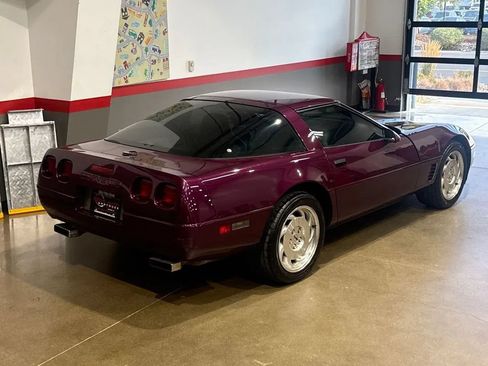 Used 1995 Chevrolet Corvette Coupe RWD image 32
