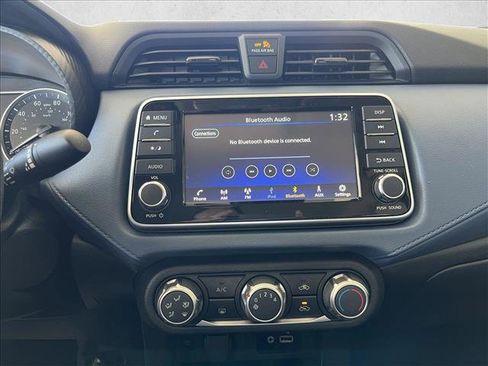 Used 2025 Nissan Versa SV image 12