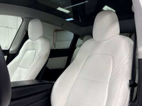 Used 2021 Tesla Model Y Performance image 5