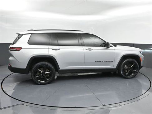 Used 2021 Jeep Grand Cherokee L Laredo RWD image 27