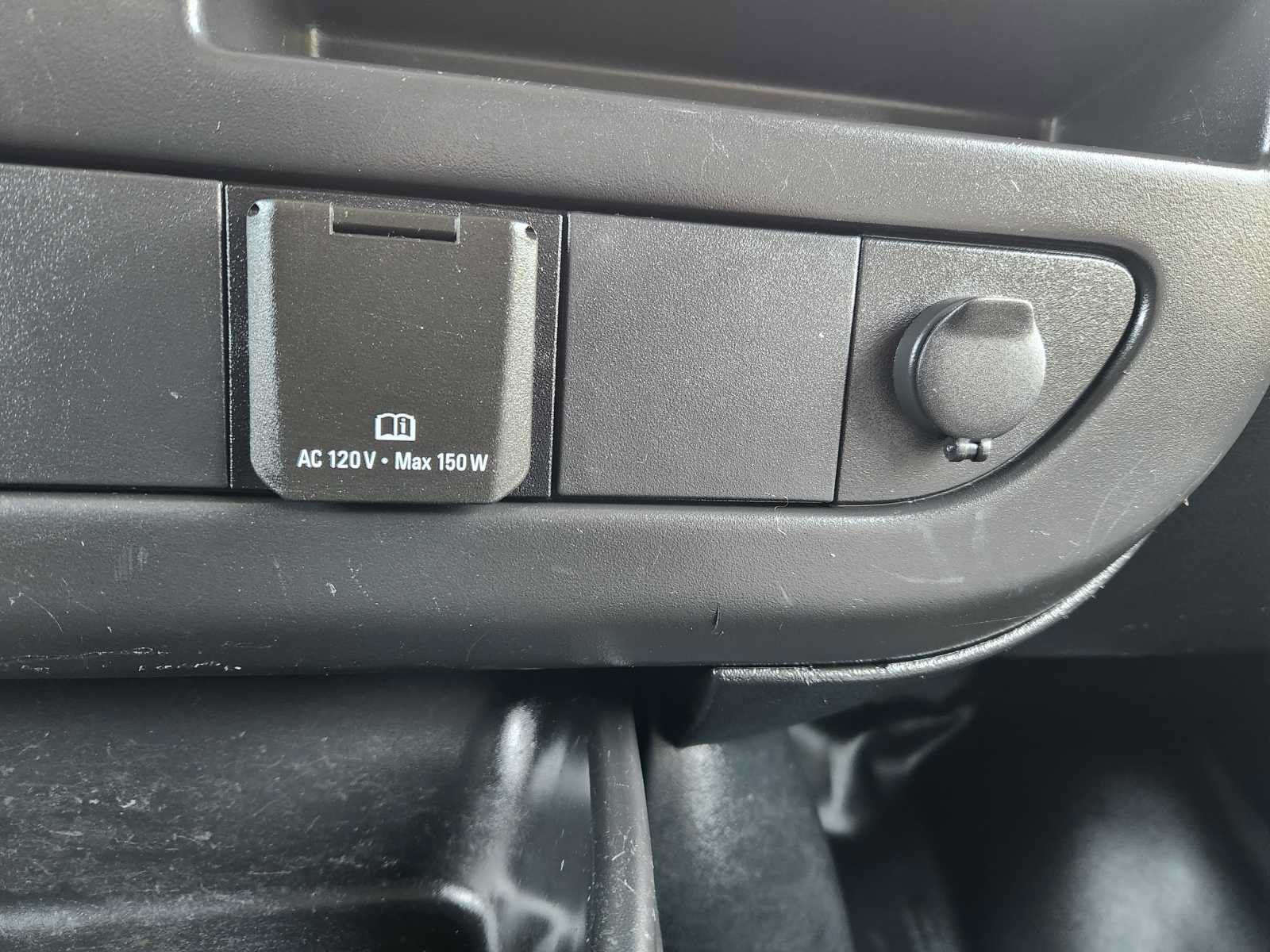 Used 2017 Chevrolet Express 2500 RWD image 23