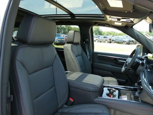 New 2026 Chevrolet Suburban RST w/ Comfort Package AWD/4WD image 9