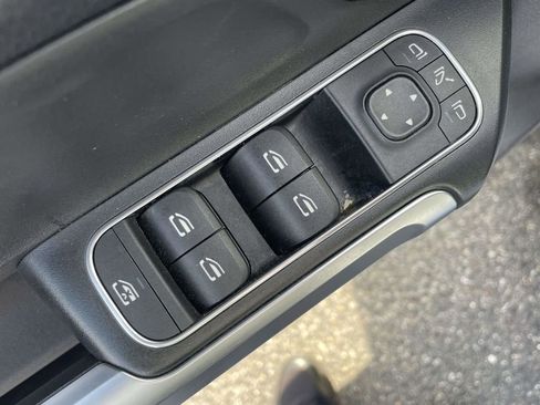 Used 2020 Mercedes-Benz GLB 250 4MATIC image 25