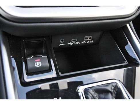 Certified 2025 Subaru Outback Premium image 27