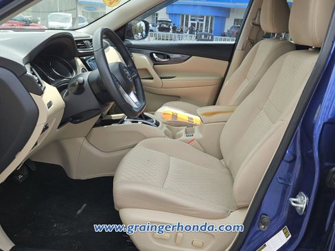 Used 2020 Nissan Rogue SV AWD/4WD image 10